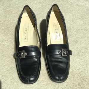 Ann Taylor Black Wedges